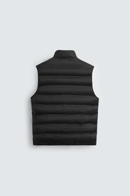 ZARA ЛЕГКИЙ СТЕГАНЫЙ ЖИЛЕТ С ВОДООТТАЛКИВАЮЩИМ ЭФФЕКТОМ, ЧЕРНЫЙ