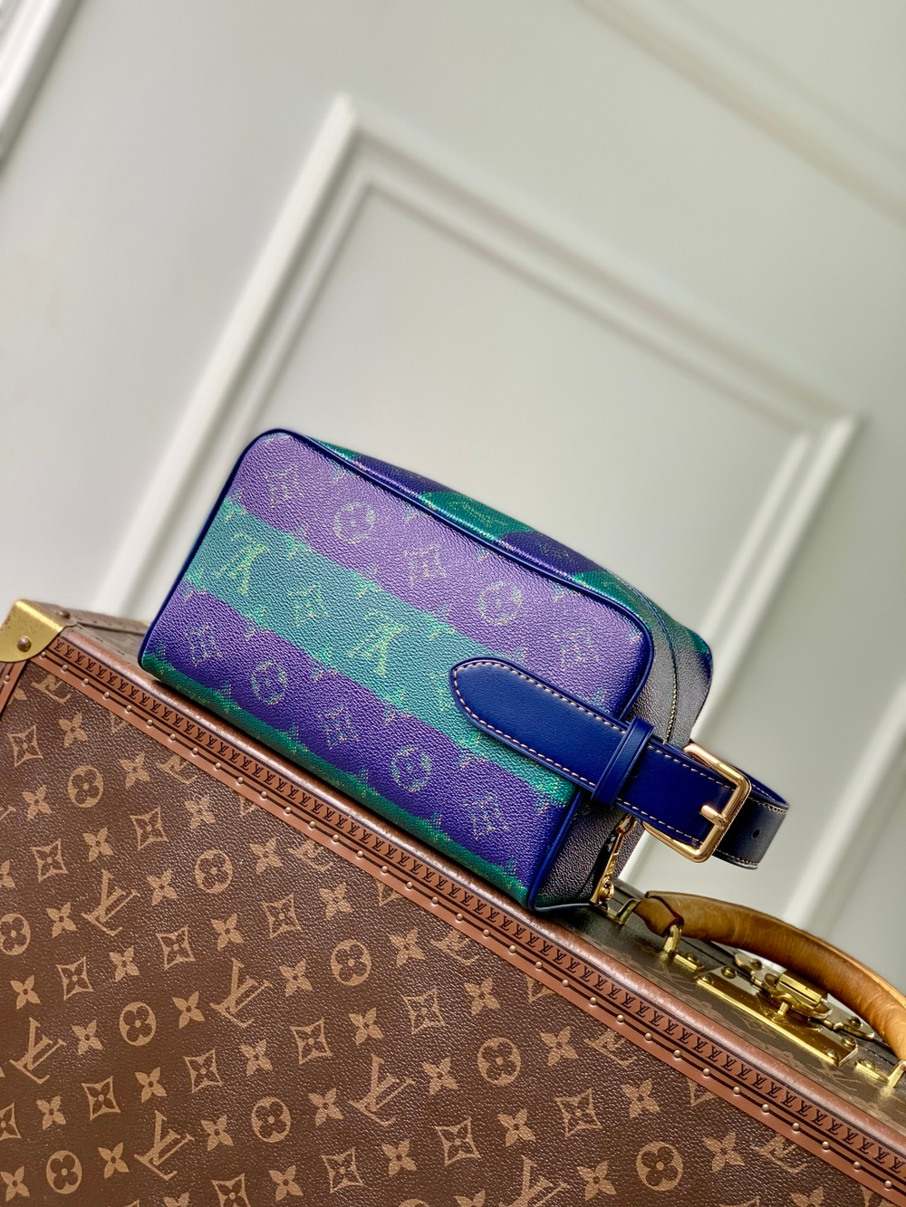 Louis Vuitton Locker Dopp Kit
