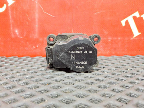 Моторчик заслонки отопителя