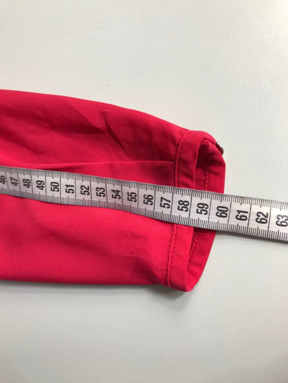 Блузка ZARA с эффектным вырезом в зоне декольте 44-46 размер