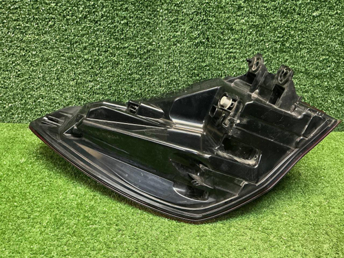 Фонарь правый внешний BMW X1 F48 (2019-2022)