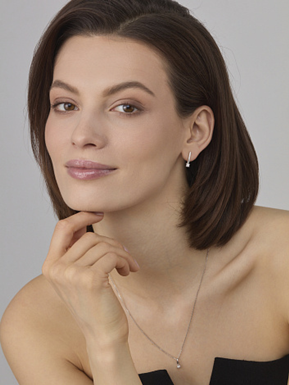 Серьги из белого золота с бриллиантами 26503-200