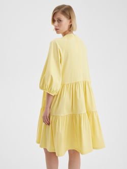 Ярусное платье светло-желтого цвета