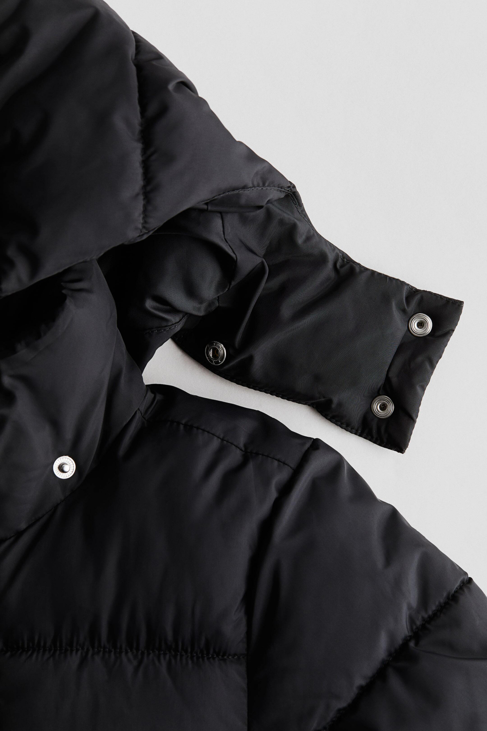 H&M Длинная утеплённая куртка из стеганой ткани, черный