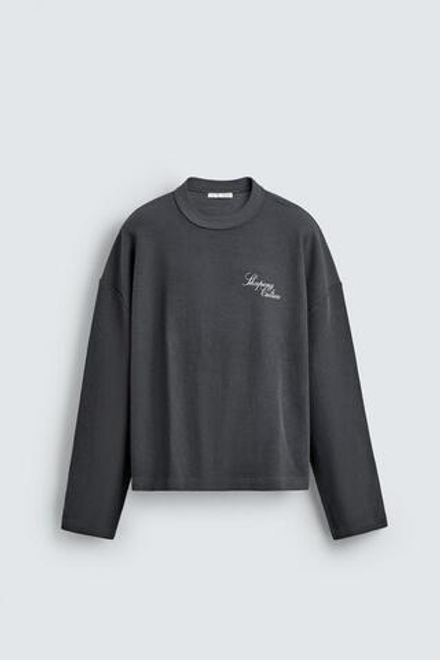 ZARA ТОЛСТОВКА С РЕЛЬЕФНОЙ ТКАНЬЮ И НАДПИСЬЮ, СВИНЦОВЫЙ