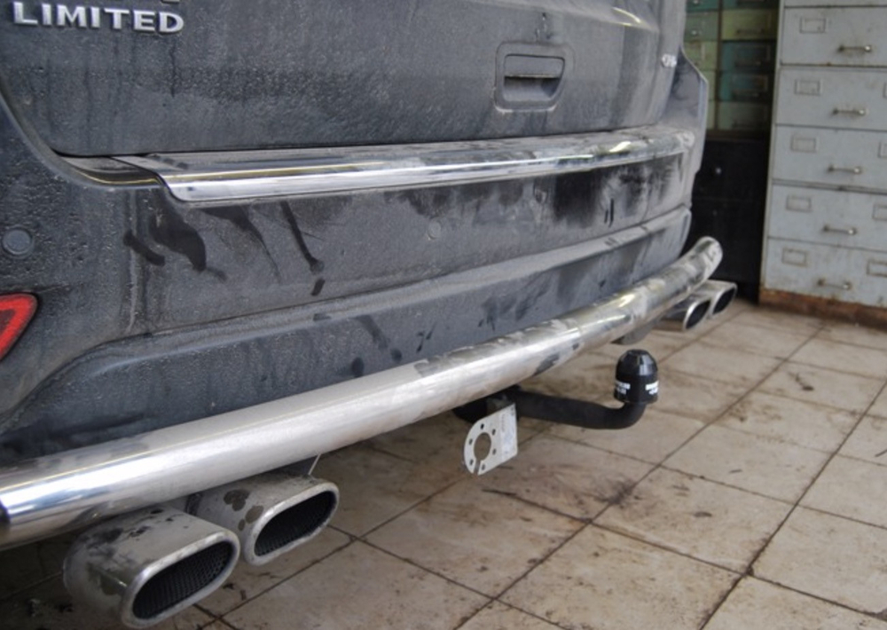 Фаркоп на Jeep Grand Cherokee WK2 2011-2021, кроме SRT8. Без выреза в бампере. Тип шара: A. Нагрузки: 2500/100 кг, JW 03