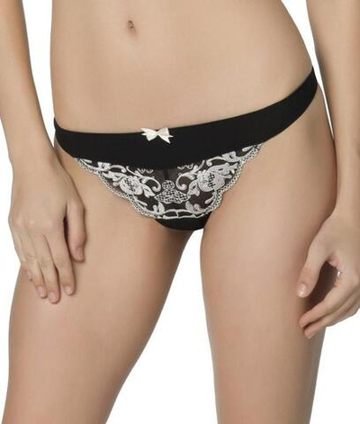 Трусы-стринги Priscilla с контрастной вышивкой (Размер: L) (Цвет: черный)