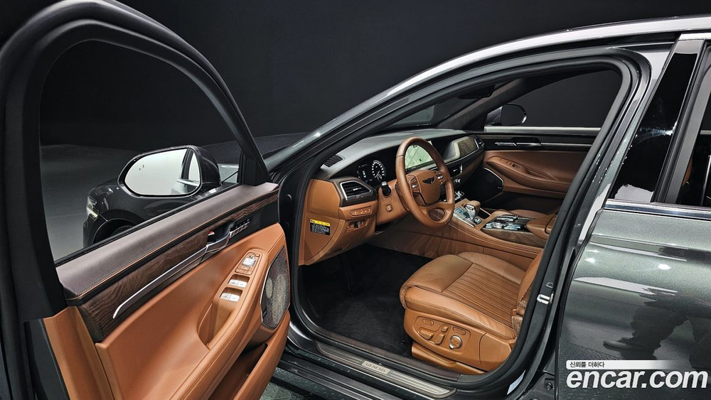 Genesis G90 5.0 AWD (01.2021)