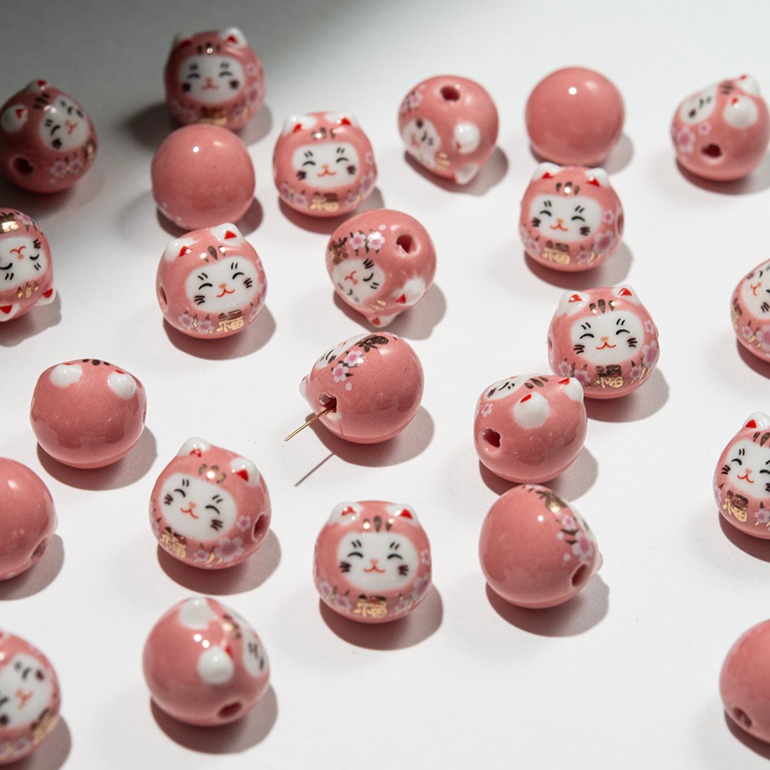 Бусина "Манэки-Нэко", 14,5мм, розовая, глазурированный фарфор