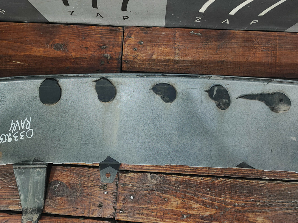 Накладка заднего бампера Toyota RAV4 IV (XA40) 15-19 Б/У Оригинал 5240542010