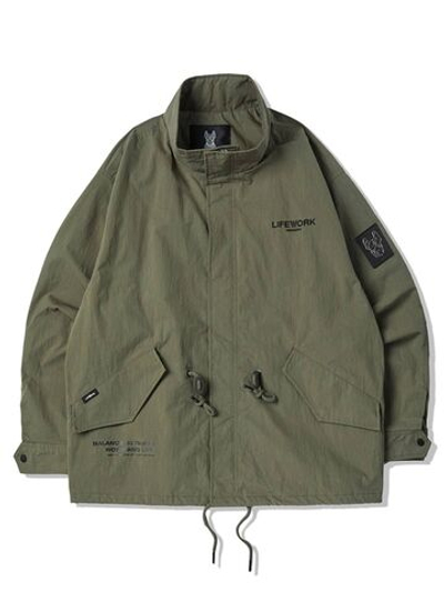 Куртка с высоким горлом с завязками