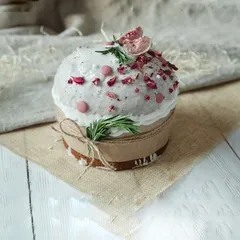 Кулич «Царский» на закваске с инжиром и малиной / 100 гр