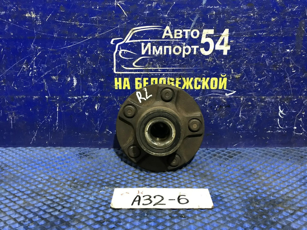 Ступица задняя левая NISSAN CEFIRO 1994