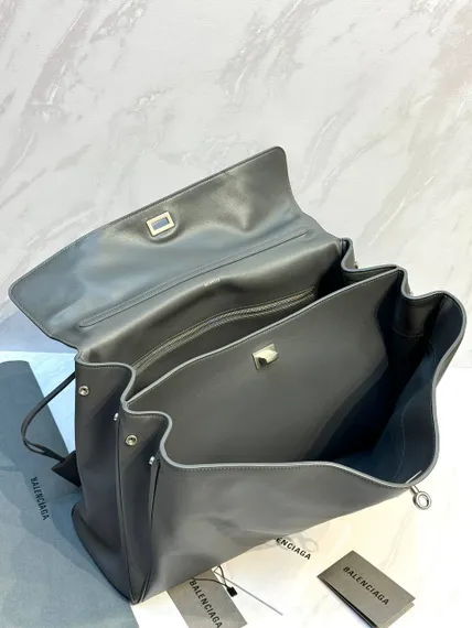 Сумку BALENCIAGA RODEO HANDBAG серый