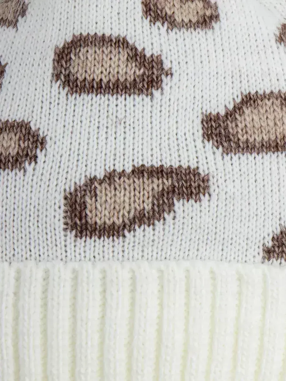 Шапка зимняя для девочки со снудом, леопардовая