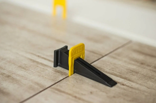 Система выравнивания плитки PLITONIT комплект (зажим и клин) SVP-PROFI, 1,4 мм 100шт/упак