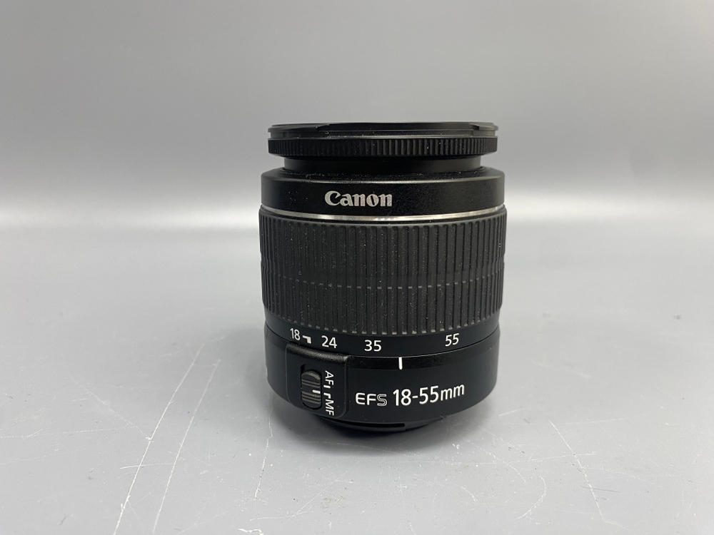 Canon 2000D Kit 18-55mm 890 кадров