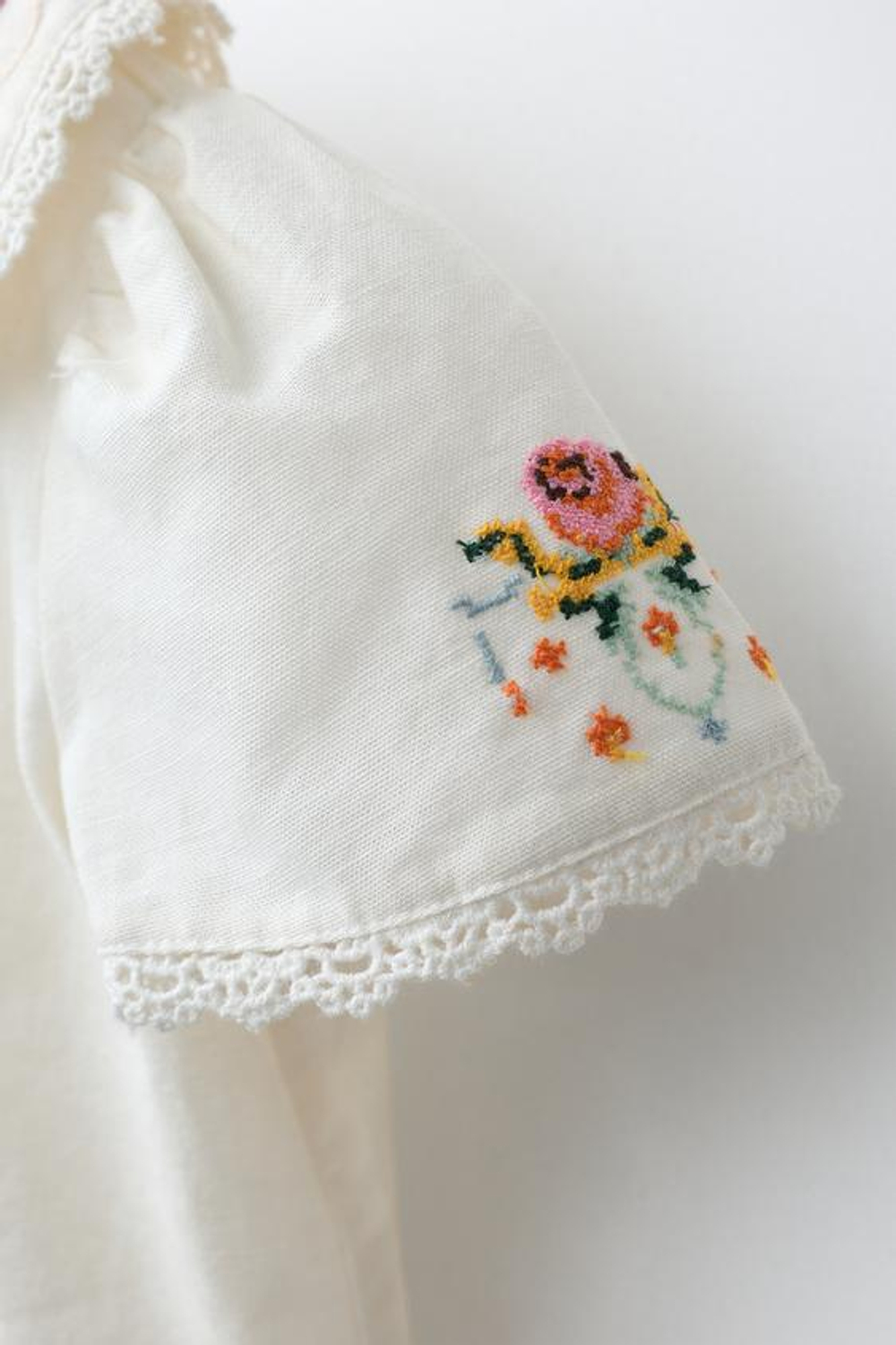 ZARA РУБАШКА С ВЫШИВКОЙ, ЭКРЮ