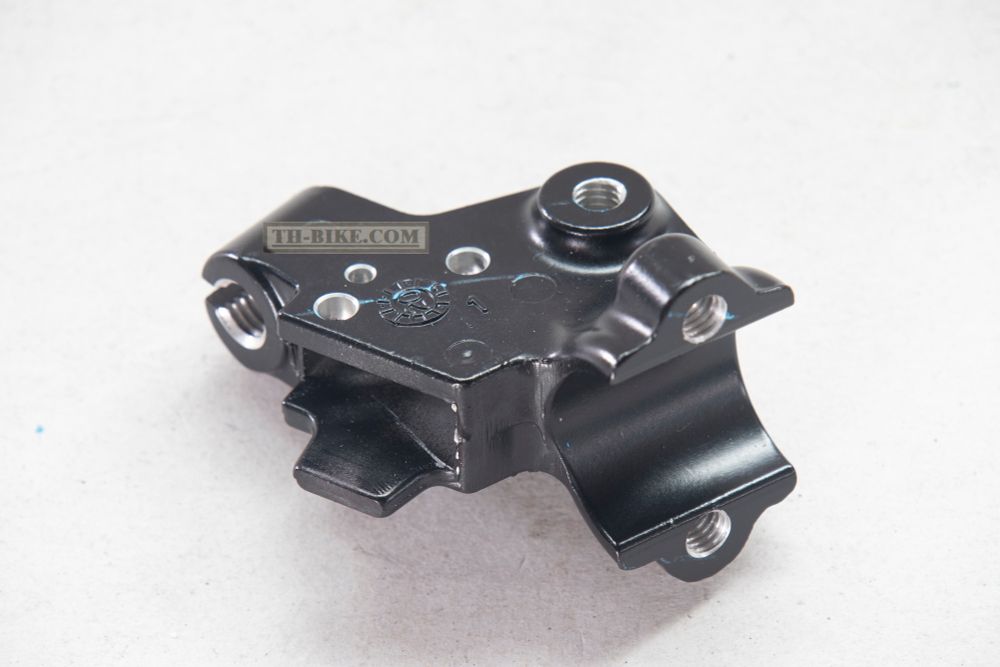 53172-KZZ-900. BRACKET, L. HANDLE LEVER