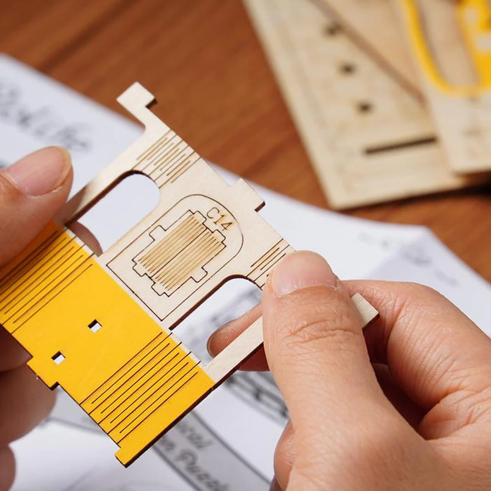 Деревянный конструктор Винтажный Трамвай TG505 (Rolife)