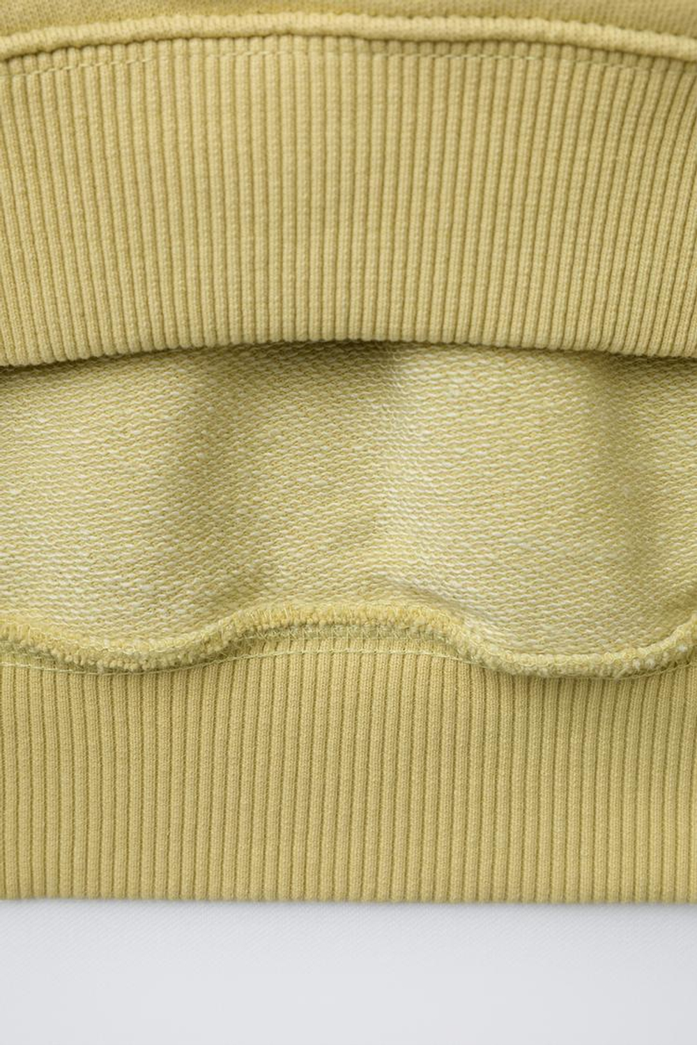 ZARA ТОЛСТОВКА С КАПЮШОНОМ И КАРМАНОМ, ФИСТАШКОВЫЙ