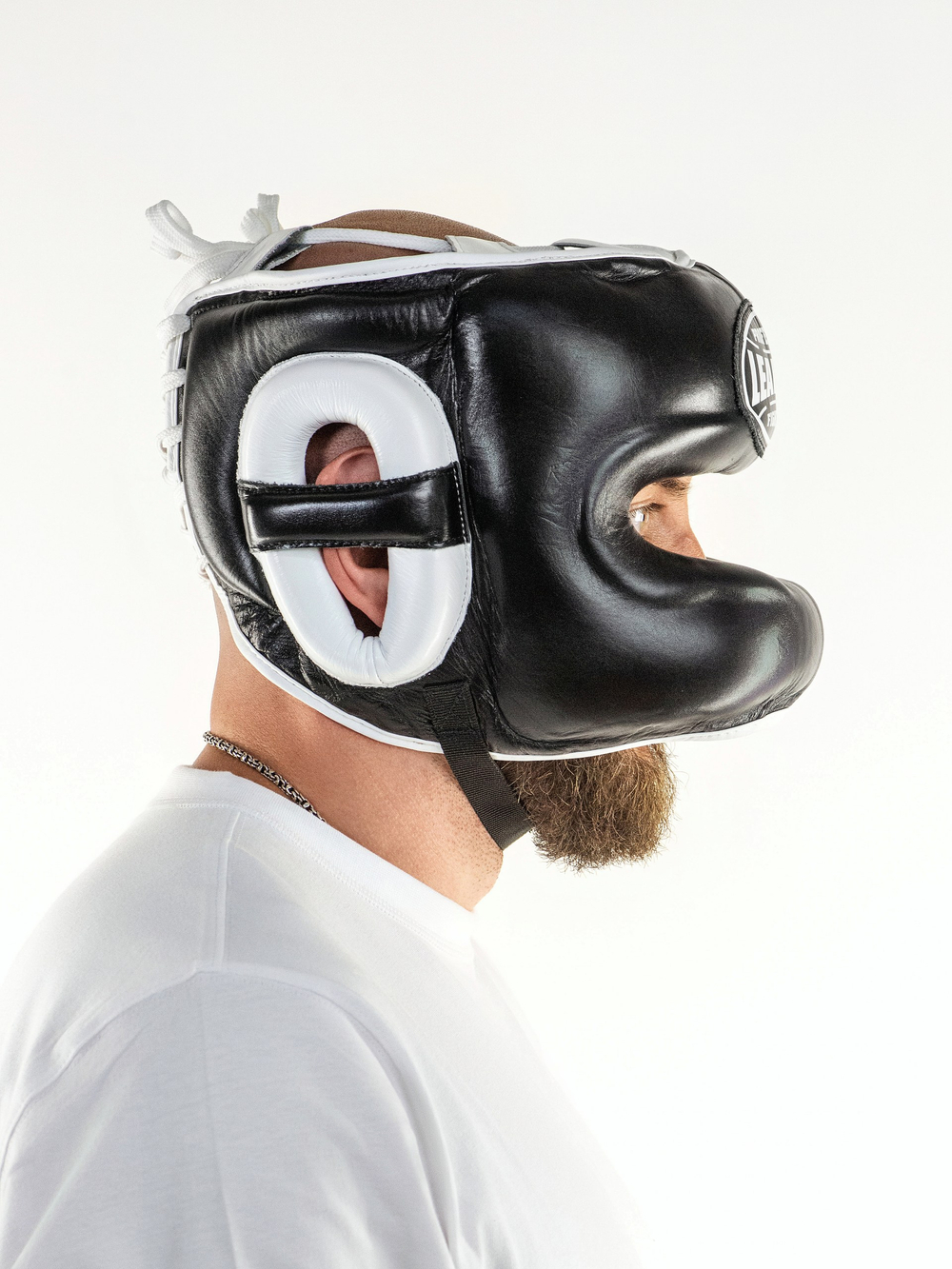 Шлем боксерский LEADERS LS с бамперной защитой (черный / белый) BK/WH