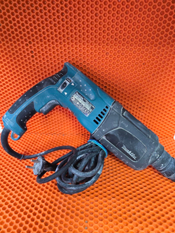 Перфоратор Makita HR2470