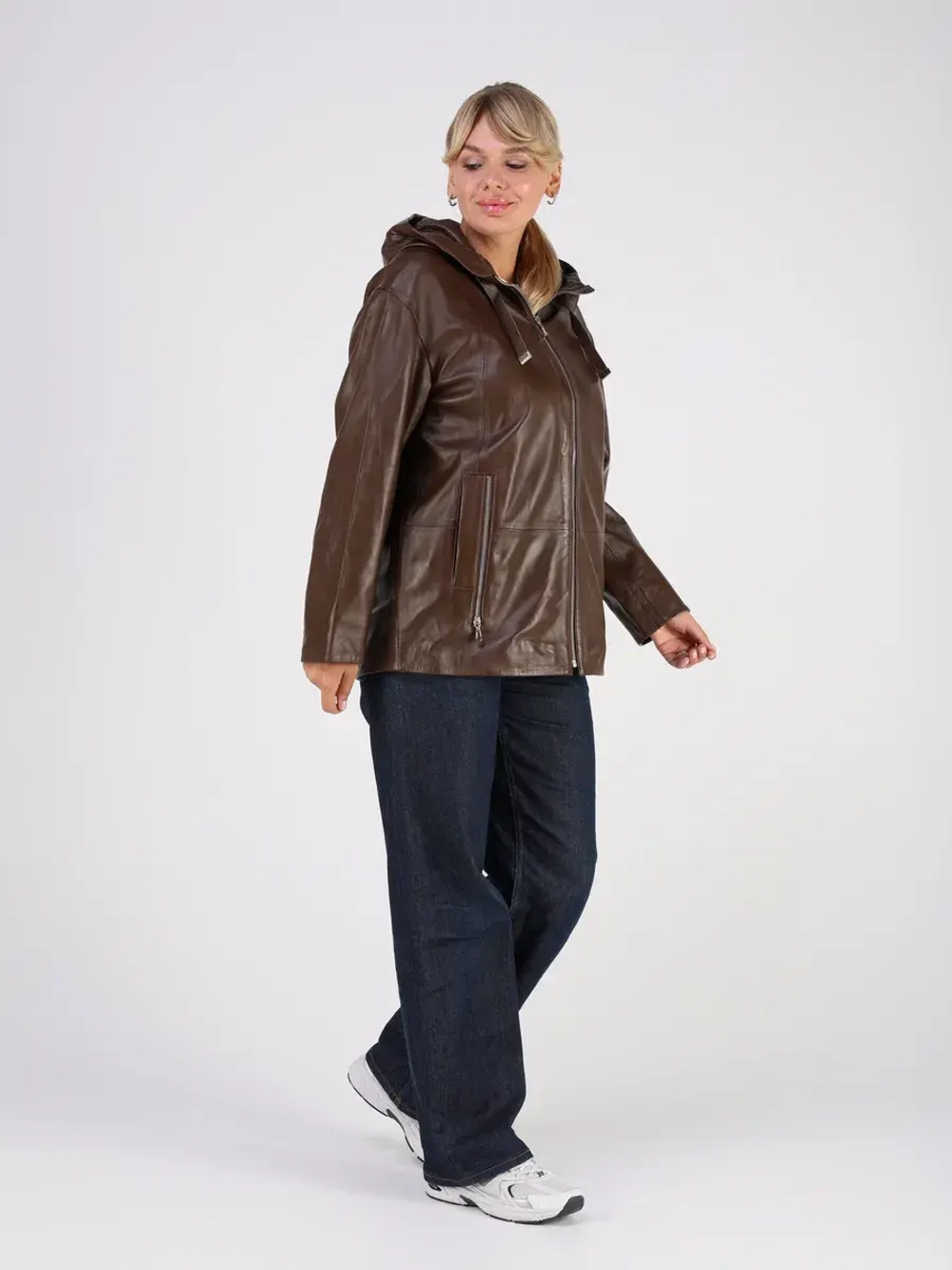 Кожаная куртка демисезонная с капюшоном