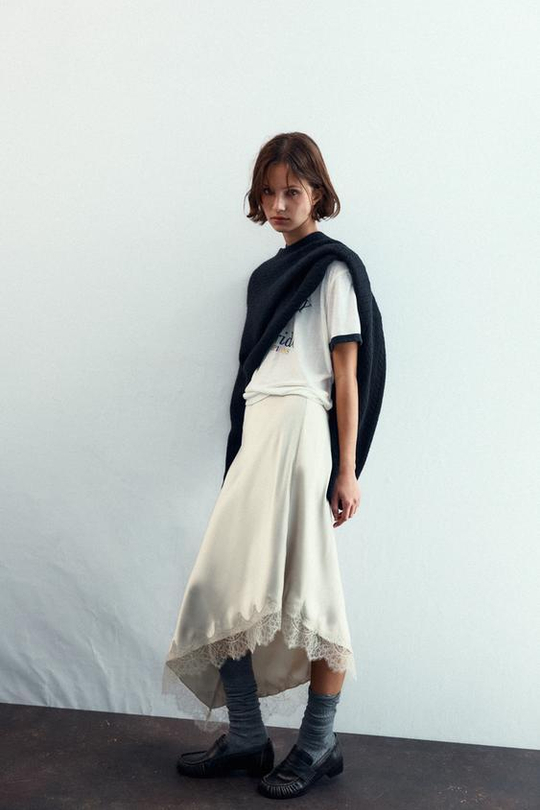 ZARA АТЛАСНАЯ ЮБКА С КРУЖЕВОМ, СЕРЫЙ/БЕЖЕВЫЙ