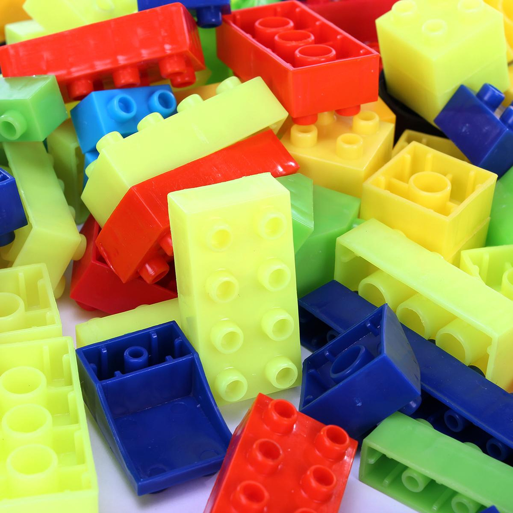 Конструктор в контейнере ST-100 (27*10*22 см)