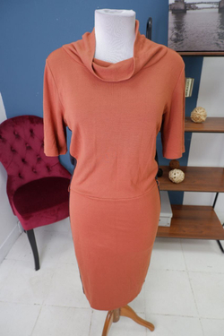 Платье Reserved с лампасами по бокам 46 размер