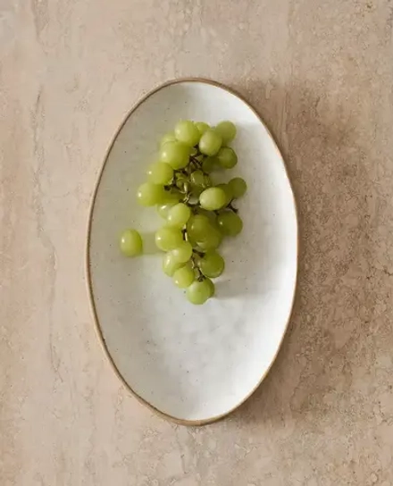 ZARA HOME ОВАЛЬНОЕ БЛЮДО С РЕЛЬЕФНЫМ УЗОРОМ, ЖЕЛТОВАТО-БЕЛЫЙ
