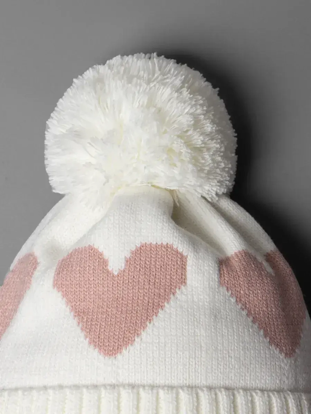 Шапка для девочки на осень с манишкой