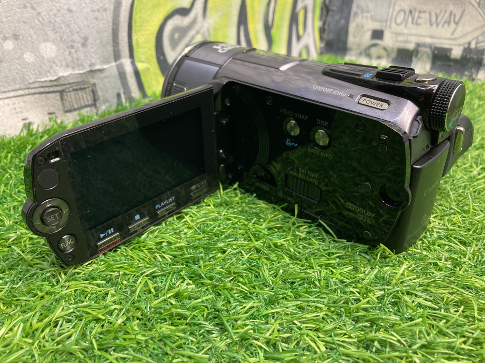 Canon Legria HF S100
