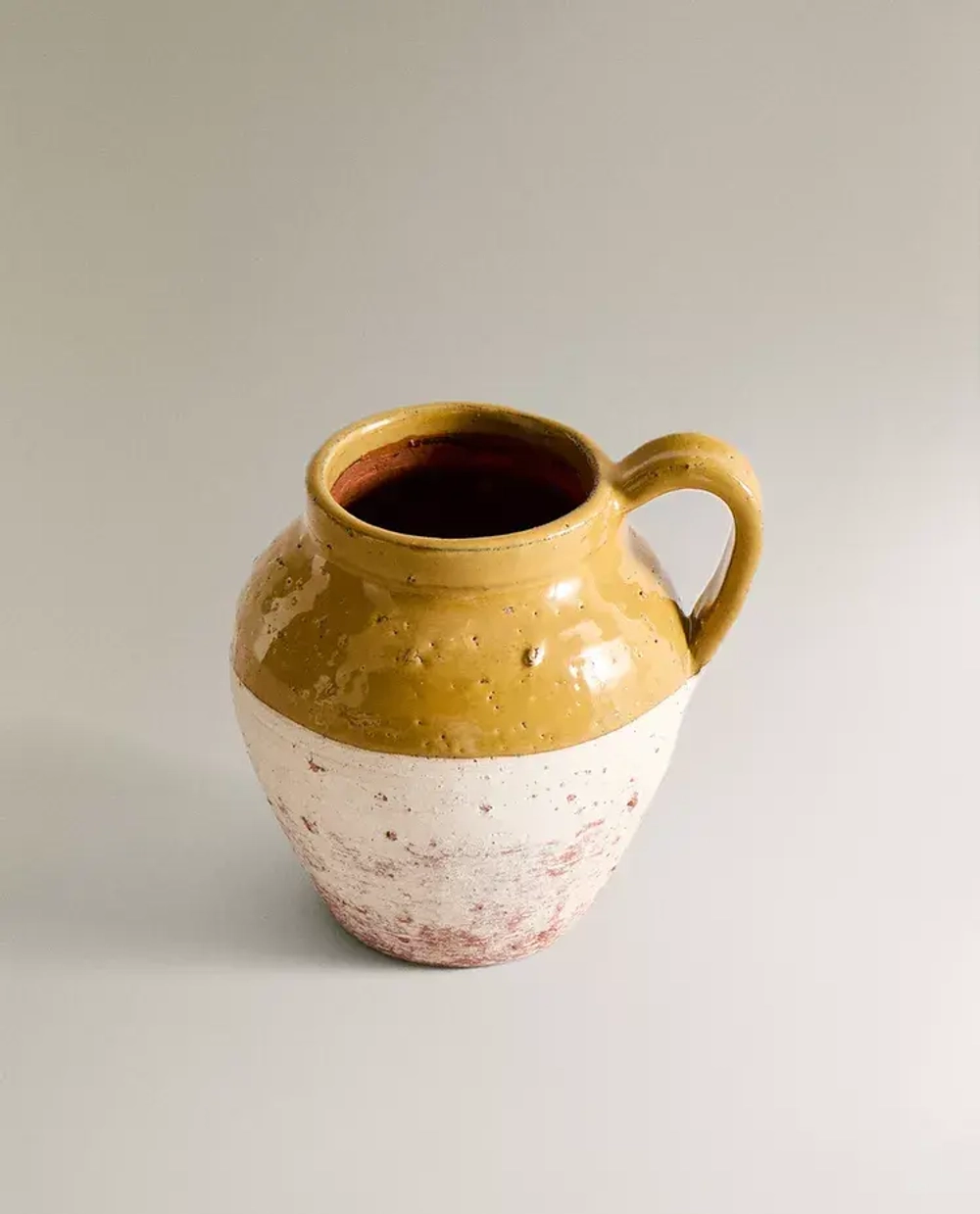 ZARA HOME МАЛЕНЬКАЯ ВАЗА В ДЕРЕВЕНСКОМ СТИЛЕ, ЖЕЛТО-КОРИЧНЕВЫЙ