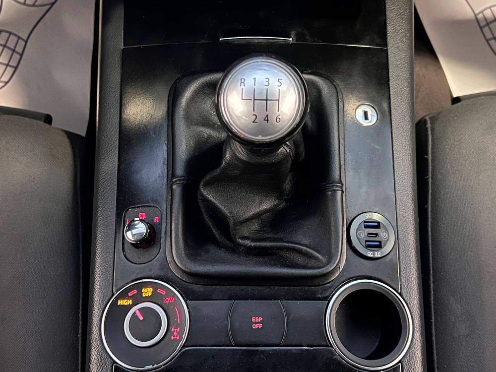 Volkswagen Touareg, 2004 год