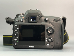 Nikon D7100 18.490 кадров