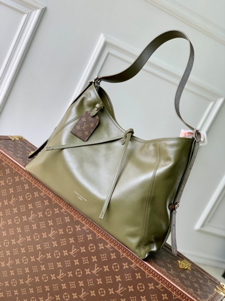 Louis Vuitton Carryall Vibe MM