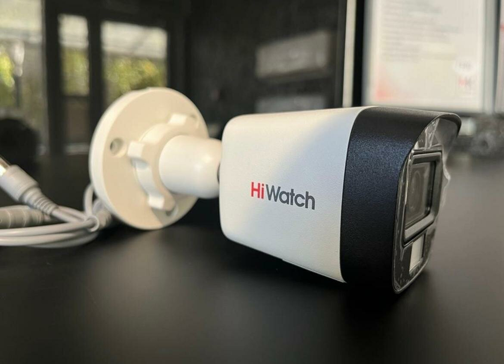 Hiwatch DS-T500A(B) 3К (5 Мп 16:9) уличная цилиндрическая HD-TVI камера с гибридной подсветкой EXIR/LED до 30/20 м и встроенным микрофоном (AoC).
