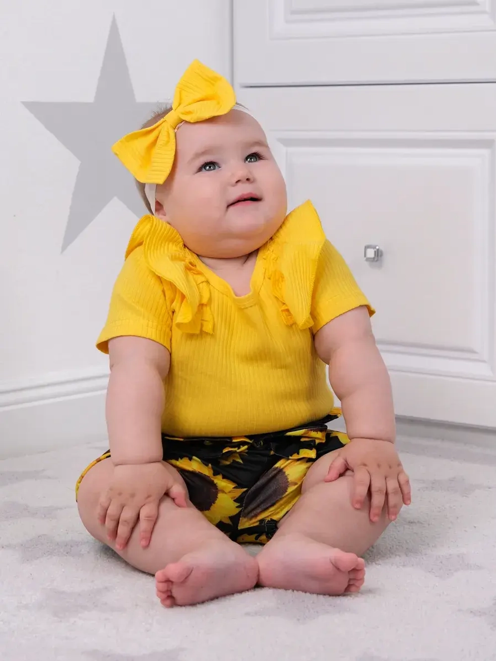 Летний костюм для девочки нарядный