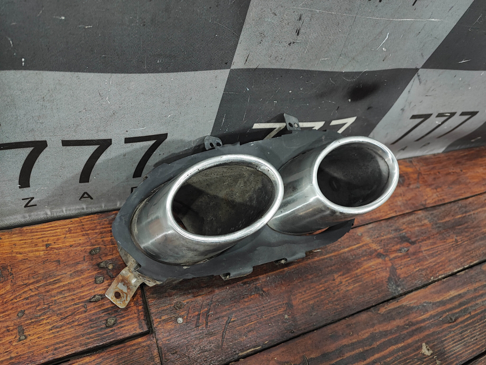 Насадка глушителя левая Geely Tugella 22-нв Б/У Оригинал 6044117700