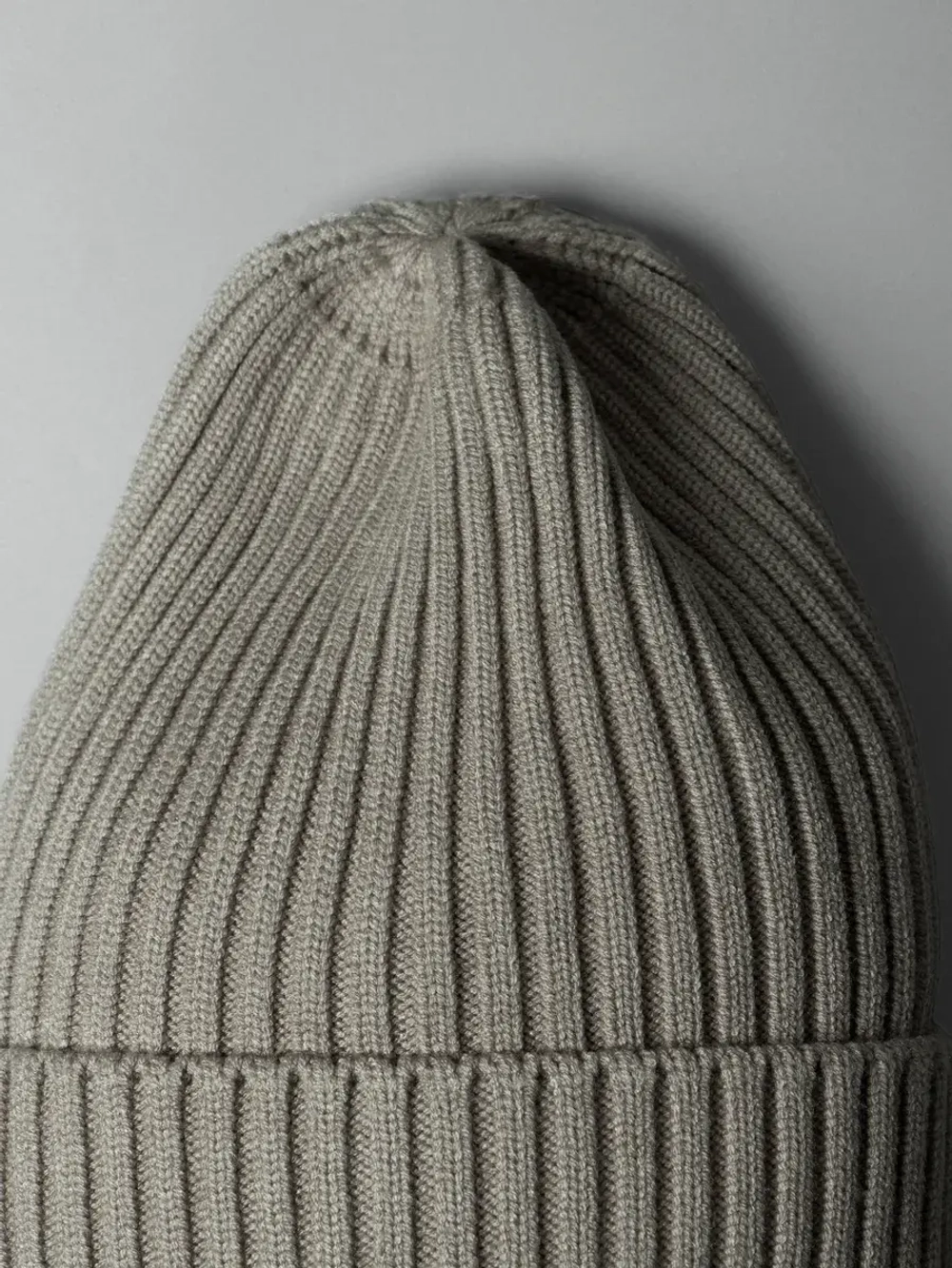 Шапка вязаная женская на осень