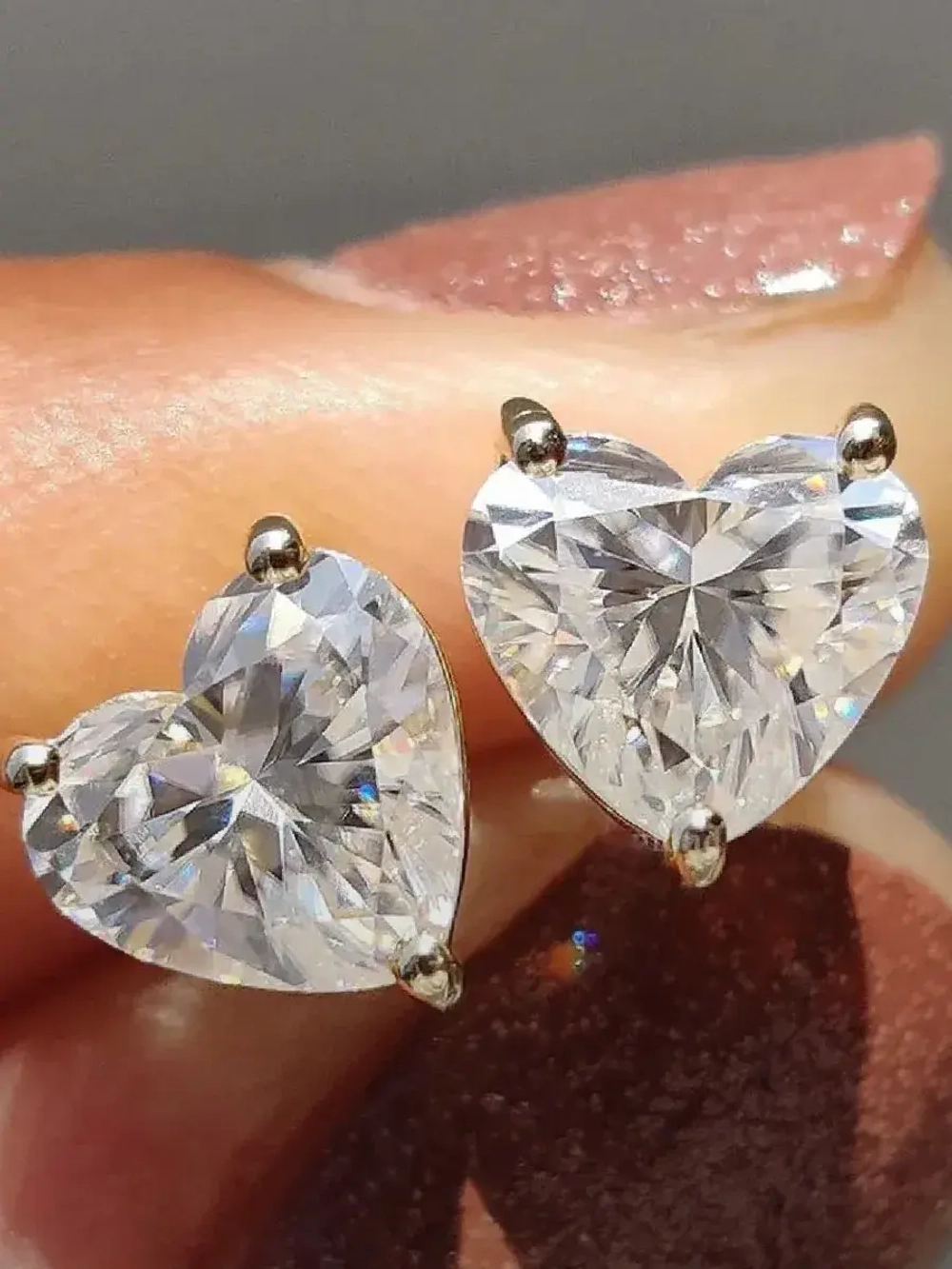 Муассанит "Сердце" 1 сt D/VVS1