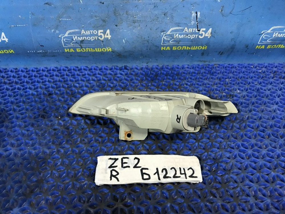Повторитель в бампер правый Honda INSIGHT 2009-2011