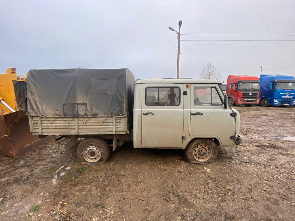 UAZ 3909* Бортовой 390945 (Тент, 4+1 мест, без ABS, Бензиновый, 2,7 л, 112 л.с.)