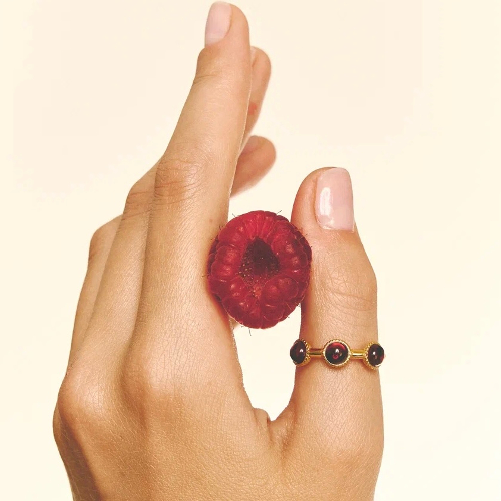 Кольцо КОЛТ позолота с гранатами