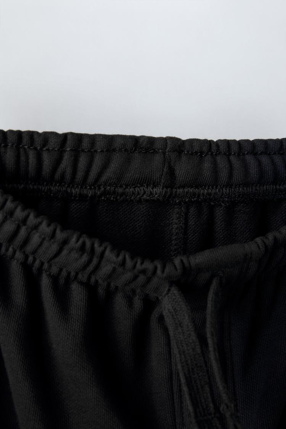 ZARA БРЮКИ С ВЫШИТОЙ НАДПИСЬЮ, ЧЕРНЫЙ