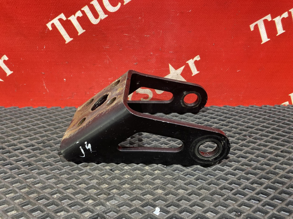 Кронштейн амортизатора заднего верхний 2023г