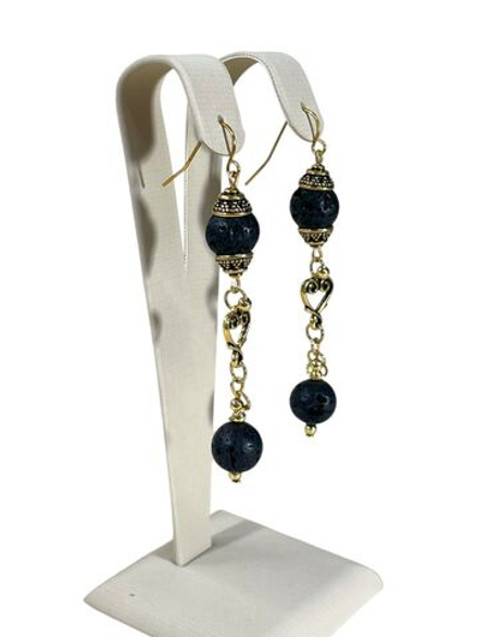 Серьги лава черная и позолоченное сердце