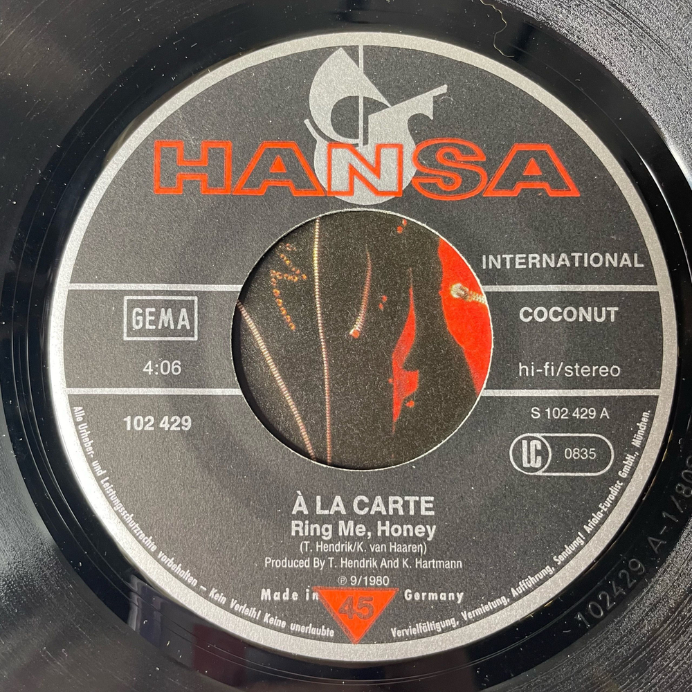 Винтажная виниловая пластинка 7 дюймов (маленькая пластинка) A La Carte Ring Me, Honey (Германия 1980)